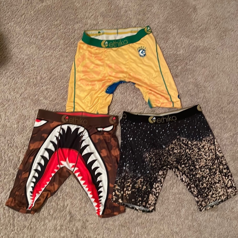 3 sz medium Ethika bundle EUC